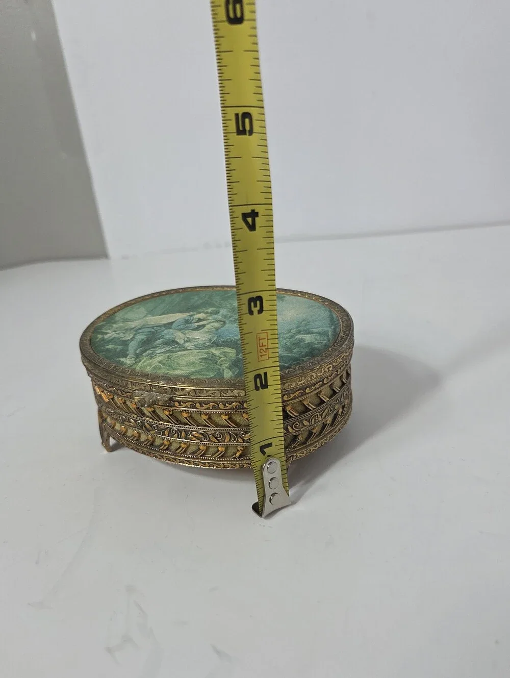 Boucher decorative oval